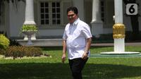 Mantan Ketua TKN Jokowi-Ma'ruf pada Pilpres 2019 Erick Thohir tiba di Kompleks Istana, Jakarta, Senin (21/10/2109). Kedatangan Erick Thohir berlangsung jelang pengumuman menteri Kabinet Kerja Jilid II oleh Presiden Joko Widodo atau Jokowi. (Liputan6.com/Angga Yuniar)