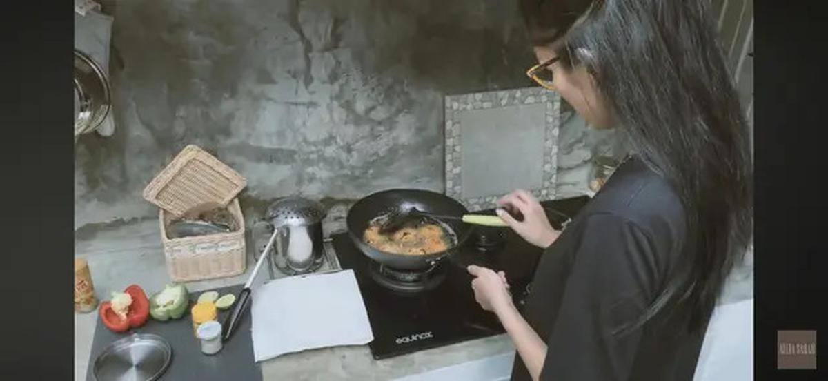 9 Potret Dapur Aulia Sarah, Pemeran Badarawuhi yang Unik dan Estetik