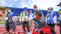 Wakil Wali Kota Bandung Yana Mulyana memberikan dukungan kepada atlet National Paralympic Committee Indonesia (NPCI) Kota Bandung yang berlaga di Pekan Paralympic Nasional (Peparnas) XVI Papua 2021, Sabtu, 6 November 2021. (sumber foto : Humas Pemkot Bandung)