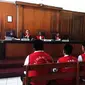 Sidang lanjutan kasus pembunuhan Salim Kancil di Pengadilan Negeri Surabaya, Jawa Timur. (Dian Kurniawan/Liputan6.com)