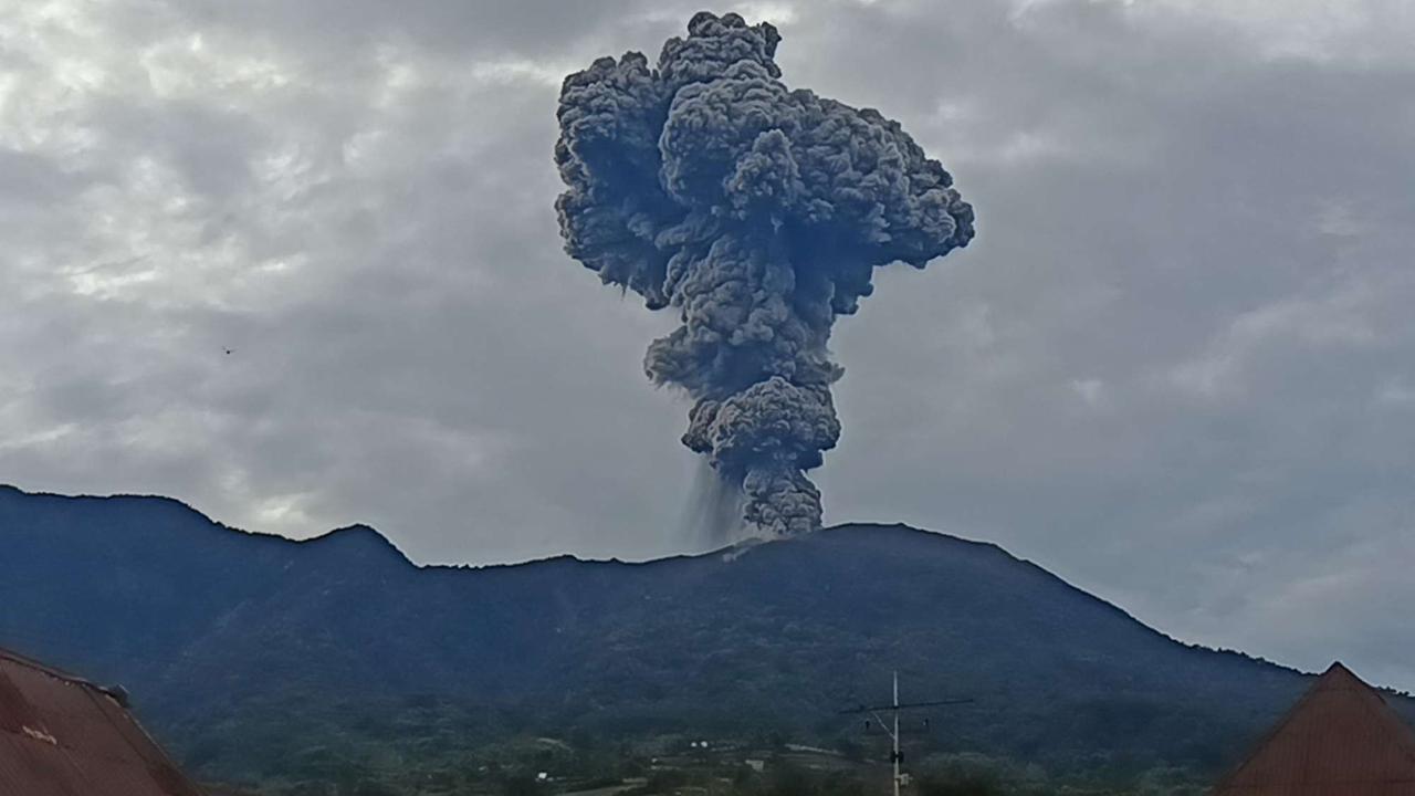Erupsi Gunung Marapi di Bukittinggi
