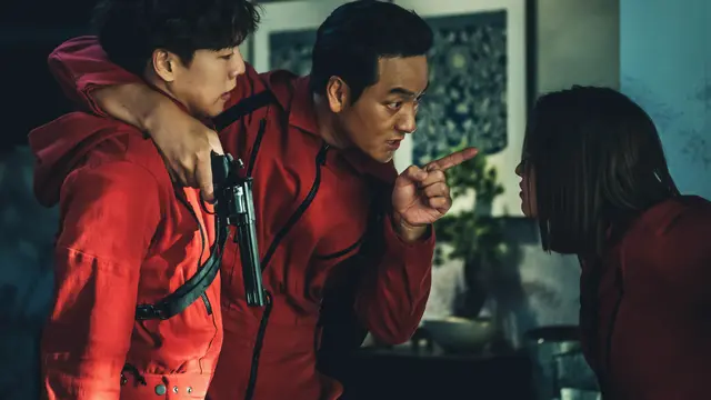 Park Hae Soo dalam Money Heist: Korea - Joint Economic Area. (Netflix)