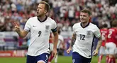 Meski hanya mengoleksi satu trofi kejuaraan besar antar negara, yakni menjuarai Piala Dunia 1966, Timnas Inggris nyatanya punya beberapa pemain tajam saat tampil di turnamen besar internasional, Piala Dunia, dan Piala Eropa atau Euro.  Seperti 3 pemain berikut ini yang merupakan pemain tertajam The Three Lions saat tampil di Piala Dunia dan Euro.  (Foto AP/Themba Hadebe)