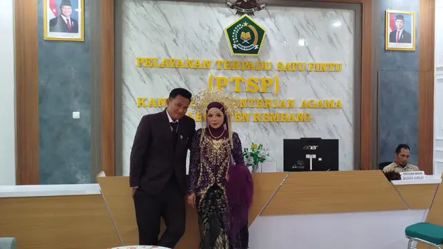 Nur Qoyyimah (27) ikuti tes SKB CPNS Kementerian Agama (Kemenag) dengan memakai gaun pengantin, Sabtu, 28 Desember 2024. (Foto: Dok Kemenag)