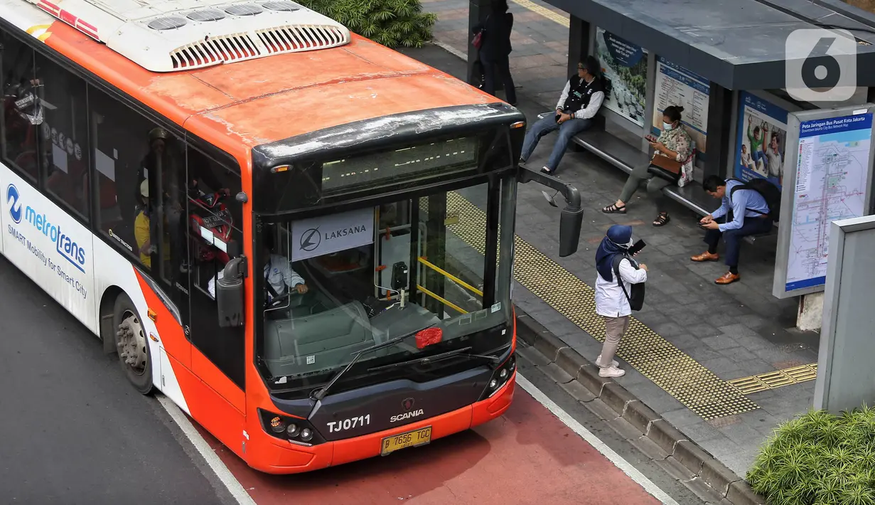Dengan penambahan rute baru, diharapkan masyarakat semakin mudah mengakses transportasi umum yang terintegrasi. (Liputan6.com/Angga Yuniar)