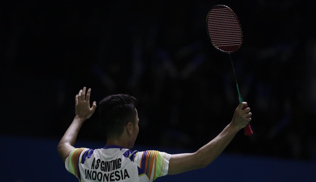 Tunggal putra Indonesia, Anthony Ginting, menang atas Lu Guang Zu pada Blibli Indonesia Open 2019 di Istora Senayan, Jakarta, Selasa (16/7). Ginting menang 20-22, 23-21 dan 21-18. (Bola.com/Vitalis Yogi Trisna)