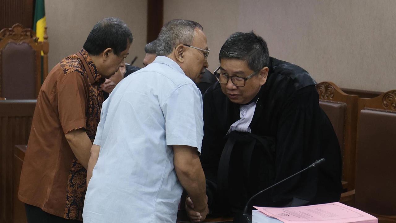 FOTO: Tiga Terdakwa Kasus  Korupsi Minyak Mentah  Dituntut Penjara 8 Tahun hingga 14 Tahun