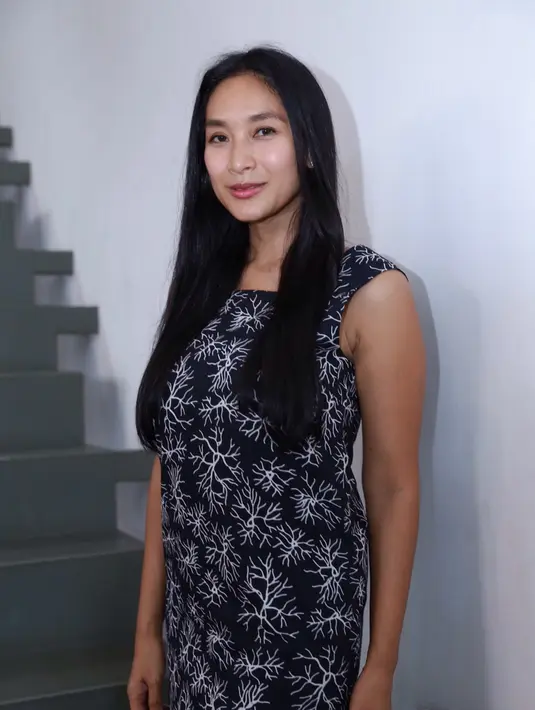 "Dia (Lulu) orangnya kan private dan saya juga jaga, saya juga enggak curhat-curhatan juga," tukas Happy Salma. (Galih W. Satria/Bintang.com)