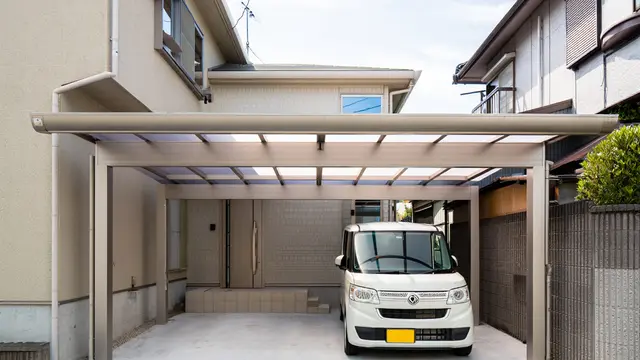 Inspirasi Carport Rumah di Gang Sempit dengan Baja Ringan