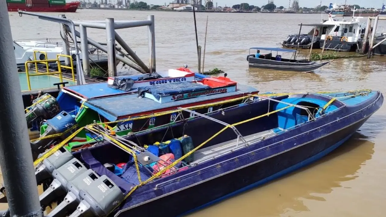 KKP) dan Ditpolairud Polda Sumsel penangkap penyelundup benih bening lobster (BBL) atau benur. (Dok KKP)