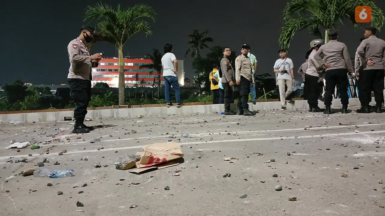 Kerusuhan suporter Dewa United Vs Persib Bandung - Liga 1 2023/2024