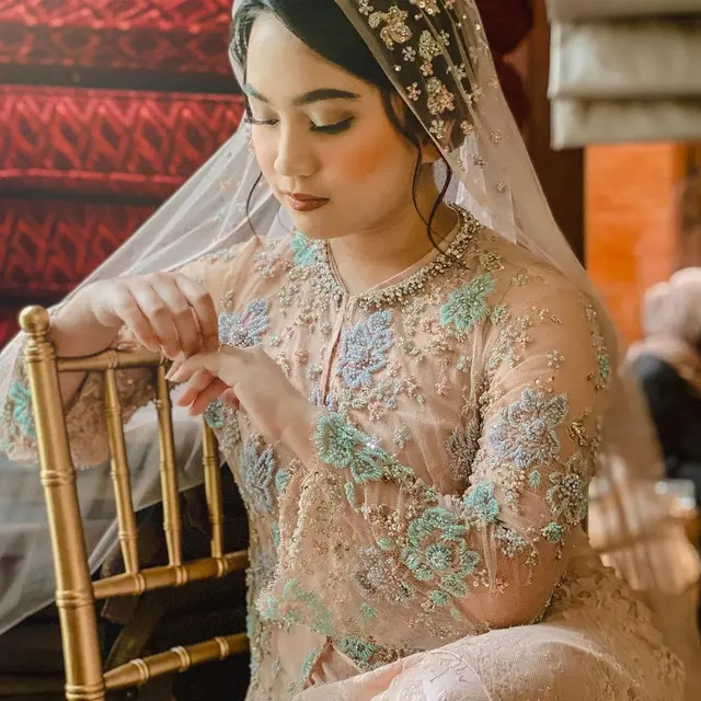 Tutupi Pernikahan, Ini 7 Momen Bahagia Rachel Amanda dari Dilamar Sampai Menikah