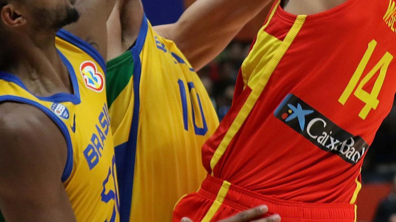 FOTO: Sengit, Spanyol Pimpin Klasemen Grup G Piala Dunia FIBA 2023 Usai Tekuk Brasil 96-78