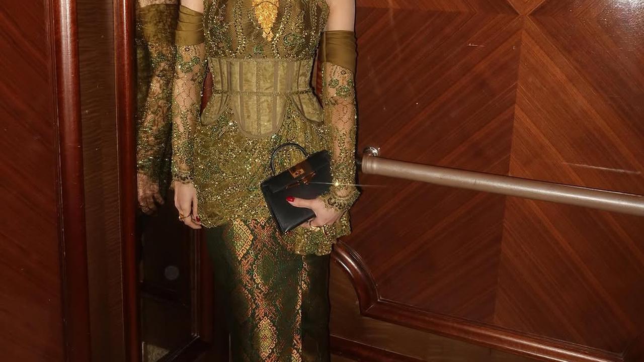 Intip Potret Cantik Mahalini saat Kenakan Kebaya dengan Berbagai Model, Bisa Jadi Inspirasi Untuk Berbagai Acara!