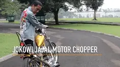 Presiden Jokowi membagikan video dirinya mencoba motor chopper di Istana Bogor. Ia pun melempar pertanyaan di Facebook mengenai jalur yang akan ia tempuh