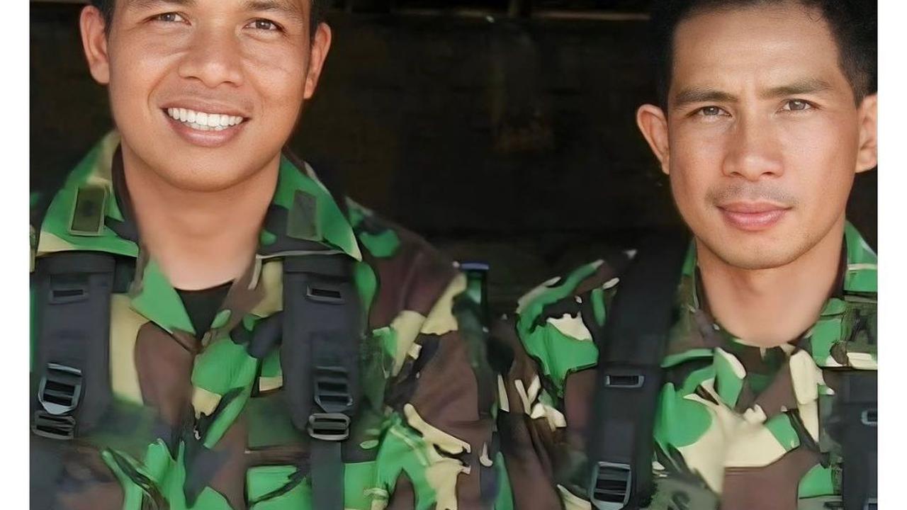 Pada foto yang diunggah, Ia tidak sendirian. Sang Jenderal berfoto bersama Jenderal TNI Agus Subiyanto. Keduanya tampak masih begitu muda dan mengenakan seragam loreng kebanggaannya. <br>