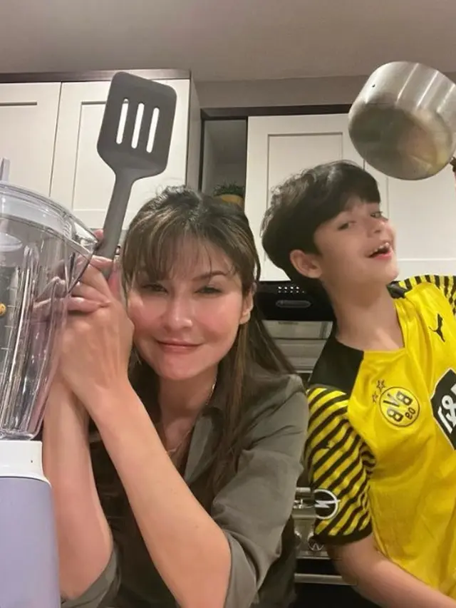 Tamara Bleszynski dan Kenzou (Instagram/tamarableszynskiofficial)