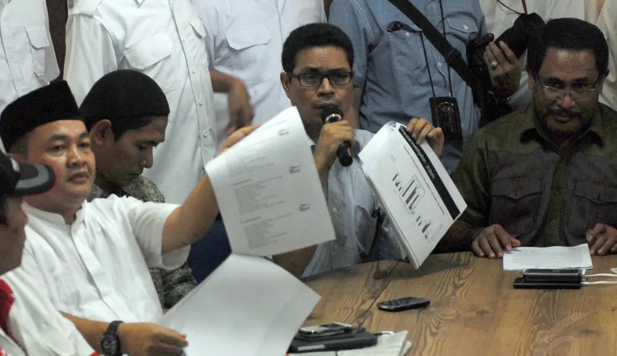 Menurut Faizal, tindakan yang dilakukan Jokowi dan istrinya ini secara tidak langsung berakibat pada praktek manipulasi data Laporan Harta Kekayaan Penyelenggara Negara (LHKPN) kepada pihak KPU dan KPK. (22/7/14) (Liputan6.com/Miftahul Hayat)