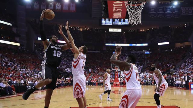 San Antonio Spurs Raih Kemenangan Penting di Markas Houston Rockets