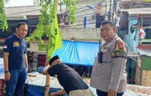 Razia Polisi, Bendera-Bendera Ormas Diturunkan di Tanah Abang