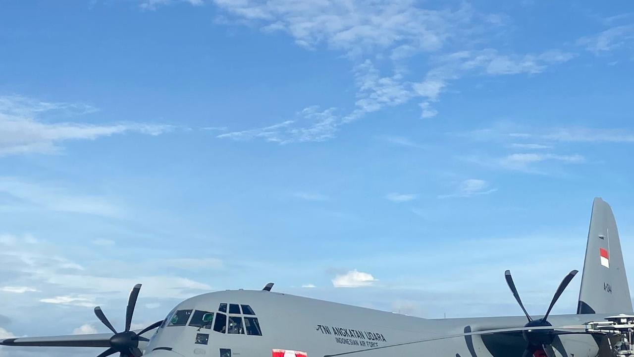 Jokowi Serahkan Pesawat Super Hercules, Heli Serbu & Helikopter Pendeteksi Kapal Selam ke Menhan Prabowo,