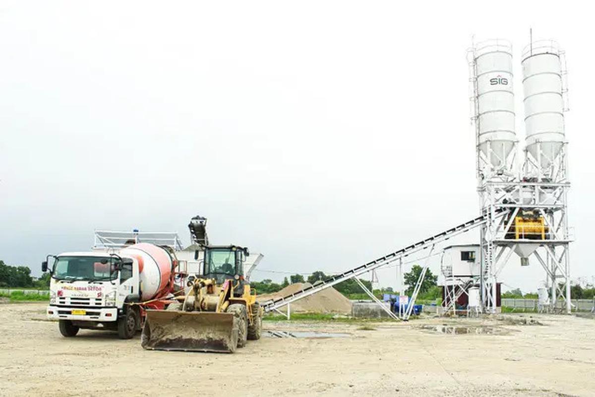 Proyek Tol Semarang--Demak Seksi 1A dan 1B Serap 22.184 Ton Semen