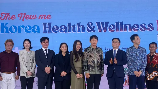 Angel Karamoy dalam acara The New Me: Korea Health & Wellness Festival in Indonesia (KHWF), Jumat (1/11/2024) di Central Park.
