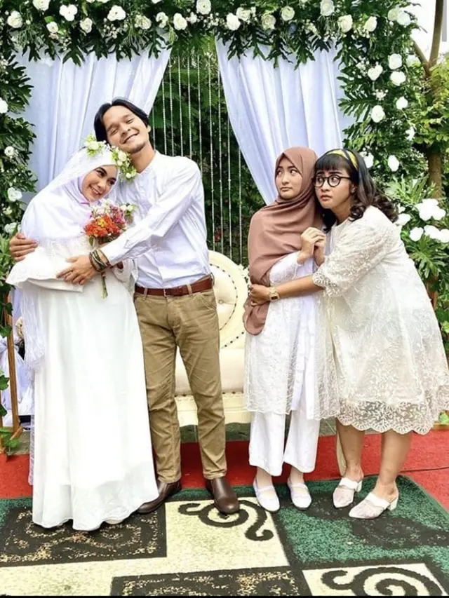 6 Potret Annisa Rahma Syuting Bareng Suami, Kompak Pakai Seragam SMA