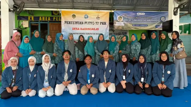 Cegah Stunting, Mahasiswa Jatim Ajak Para Ibu Bikin Nugget dari Ikan Kembung. Foto: Unair.