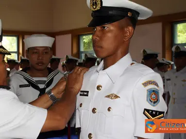 Citizen6, Surabaya: Setelah menjalani proses pendidikan spesialisasi kesehatan selama 4,5 bulan, 94 siswa Asisten Para Medis (APM) mantan Dikmaba angkatan 31 resmi ditutup pada, Selasa (8/5). (Pengirim: Penkobangdikal)