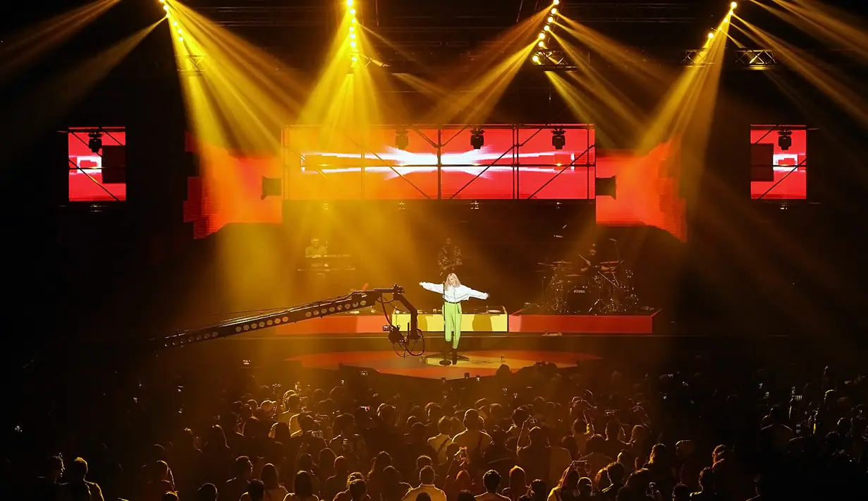 Anne sendiri menghibur penggemarnya di Indonesia selama satu jam dan berhasil membuat penggemar bernyanyi bersama. (Bambang E. Ros/Bintang.com)