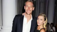 Mantan Pemain Liverpool `Puasa Bercinta` dengan Istrinya