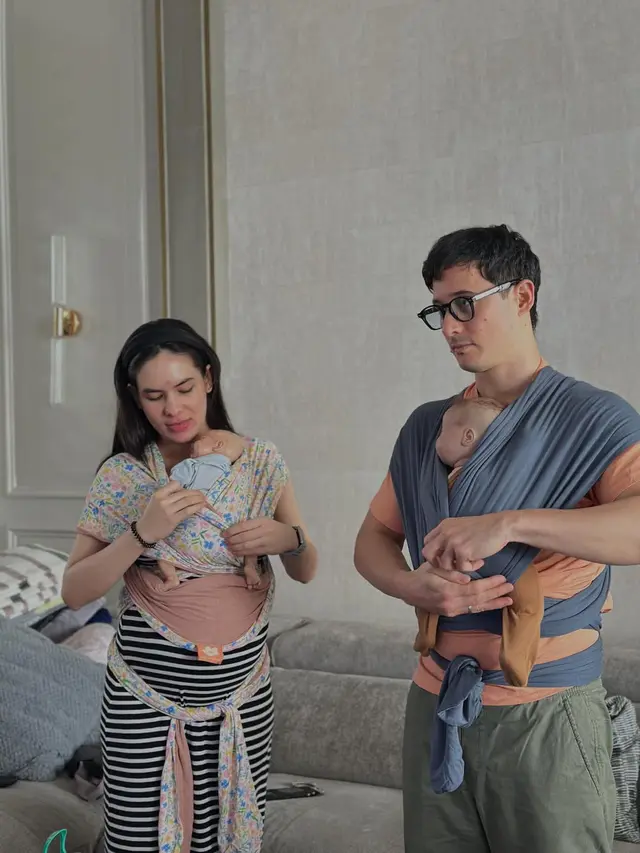 6 Potret Steffi Zamora dan Nino Fernandez Ikut Kelas Newborn Care, Persiapan Jadi Ortu
