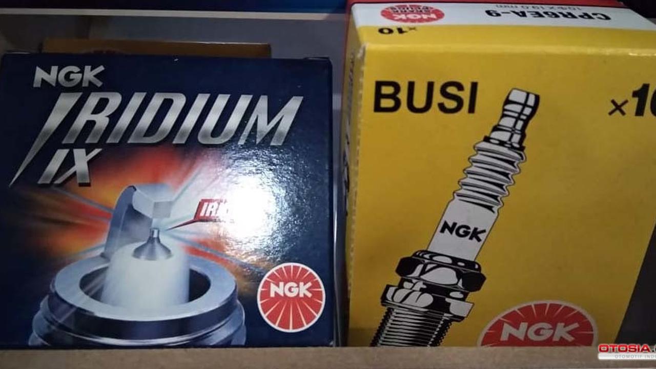 Busi sepeda motor (Otosia.com/Nazarudin Ray)