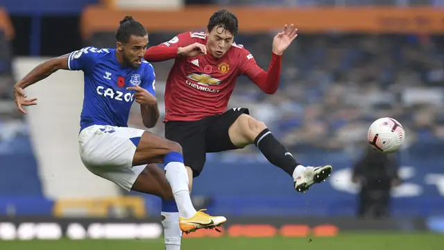 Edinson Cavani Cetak Gol Perdana, Manchester United Hajar Everton 3-1