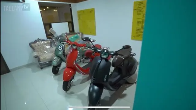 Andre Taulany mengunjungi kantor baru Gading Marten
