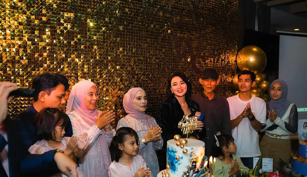 Wika Salim rayakan ultah ke-32 (Instagram/wikasalim)