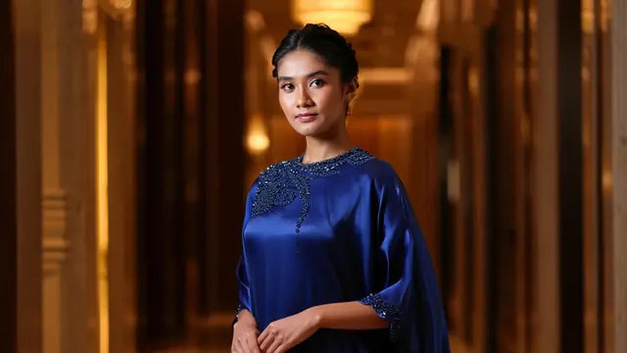 11 Inspirasi Fashion Ibu Pejabat yang Elegan dan Berkelas, Bisa Kamu Tiru untuk Acara Resmi