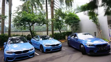 Sejumlah mobil BMW F Series berkumpul dalam acara 4th Komunitas BMW F Series di Jakarta, Sabtu (24/3). Komunitas F Series merupakan kumpulan para penggemar kendaran BMW dengan kode sasis 'F'. (Liputan6.com/Pool/Bio)