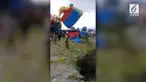 Para pengunjung pacuan kuda di Bener Meriah, Aceh, langsung menyelamatkan diri saat angin puting beliung menerjang lokasi.