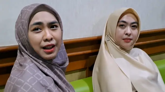 Oki Setiana Dewi dan Shindy Putri