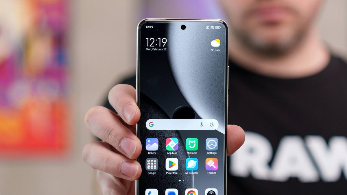 Xiaomi 17 Ultra Tampil Beda: Punya Kamera 200MP, Tapi Minus Layar Sekunder