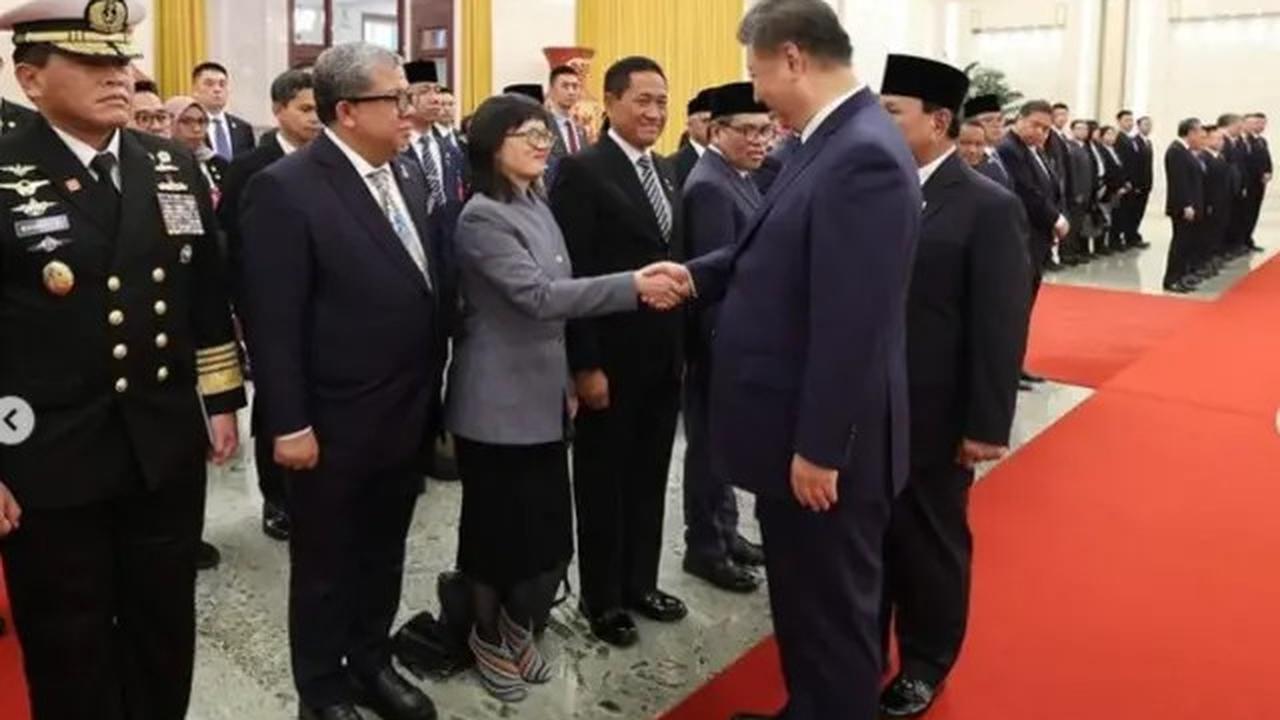 Selain Sepatu, Berikut Deretan Fashion Item Prof Stella Christie yang Jadi Incaran Warganet