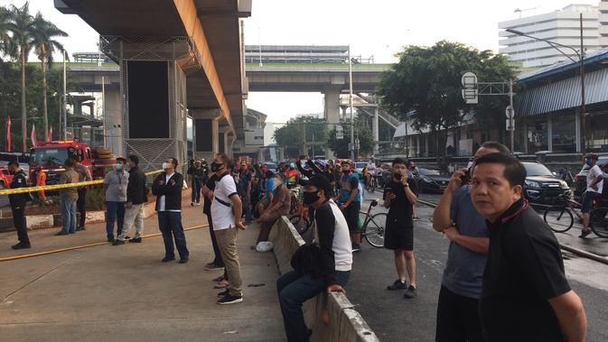 Situasi di Gedung Kejaksaan Agung yang mengalami kebakaran, Minggu (23/8/2020). (Liputan6.com/ Muhammad Radityo Priyasmoro)