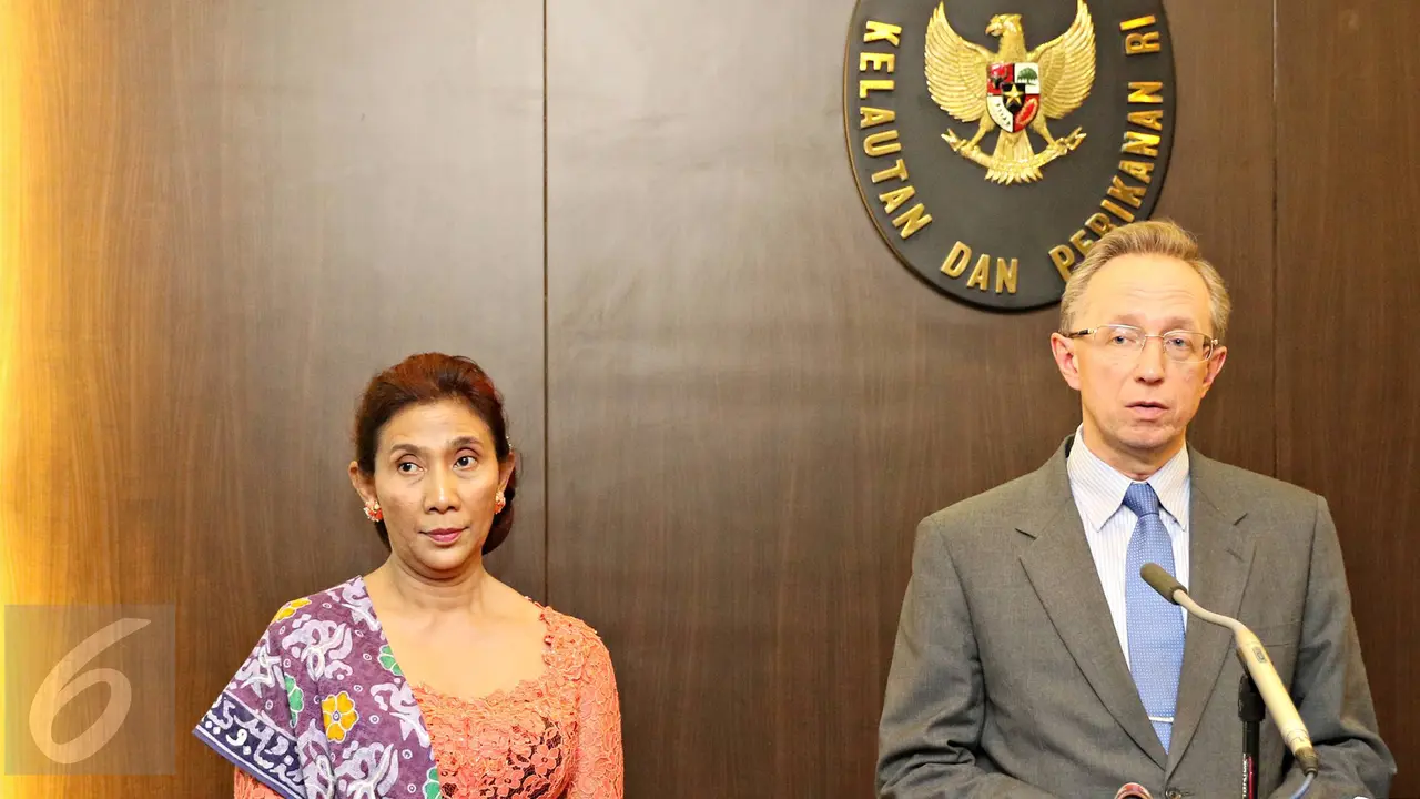 20151021-Menteri Susi Pudjiastuti dan Dubes Rusia Mikhail Galuzin-Jakarta