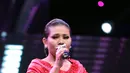 Pujian dari pendangdut senior Iis Dahlia lewat akun twitternya, "Kerennya sempurna penampilan @DA3_Anggun komenar teh @iis_dahlia. #DAcademy3". (Adrian Putra/Bintang.com)