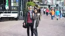 Kebahagiaan keduanya dibagikan dalam akun instagramnya. Dalam akun instagramnya, terlihat hari pertama keduanya sedang di Volendam. "Late honeymoon trip. Day 1: Netherlands." tulis raidensoe. (Instagram/tyasmirasih)