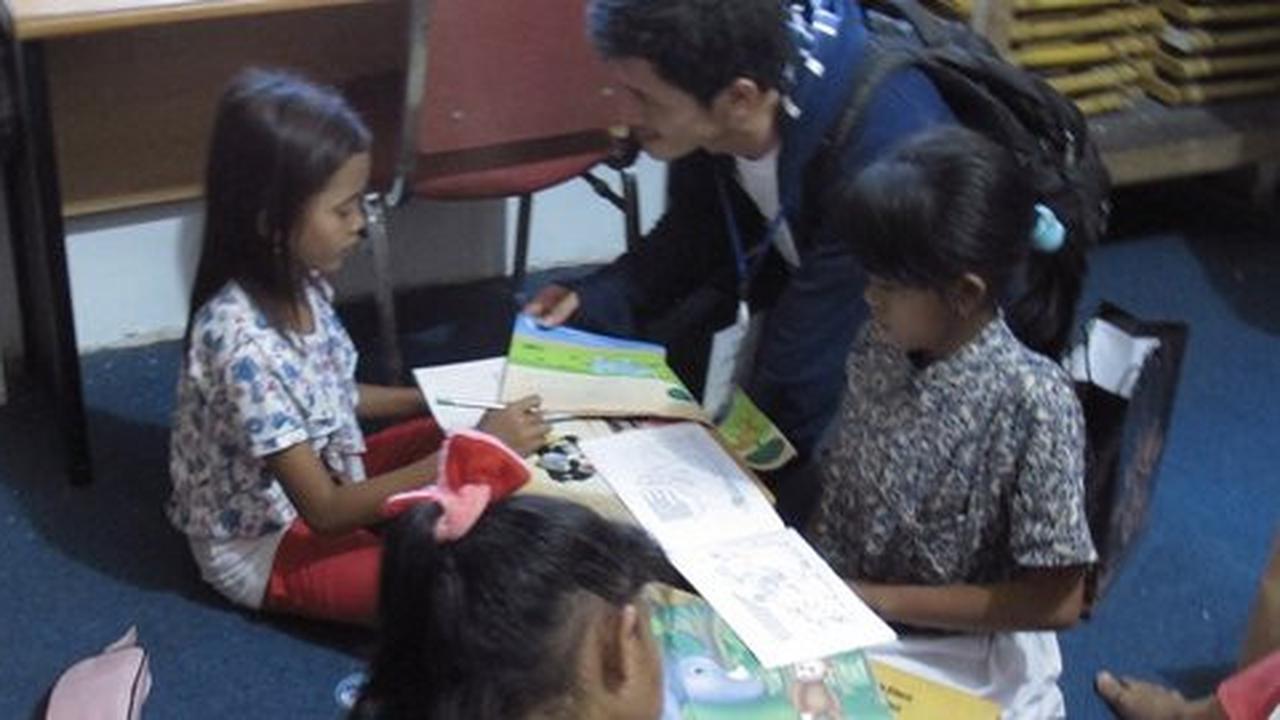 Saat Dolly masih buka, banyak anak yang dewasa sebelum waktunya