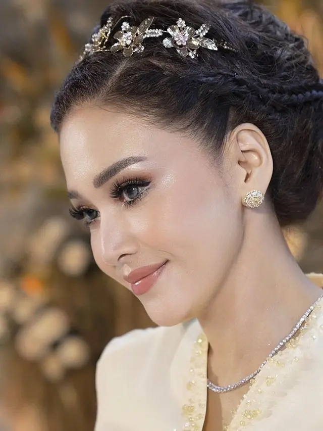 Maia Estianty di Lamaran El Rumi dan Syifa Hadju