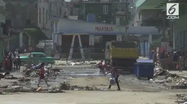 Selama dua hari, badai Irma menerpa pantai utara Kuba.